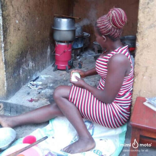27_-Kampala_Uganda,_Mimi_Moto_cooking