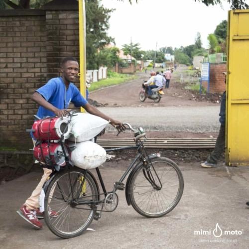 1_-_Bicycle_delivery_Rwanda_Inyenyeri_+_payoff